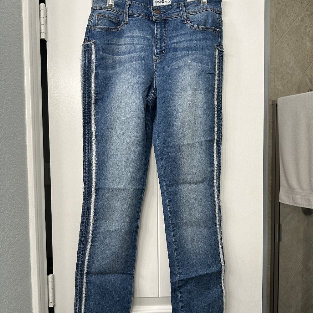 Y2K Black Daisy Jeans Size 7 / 28
